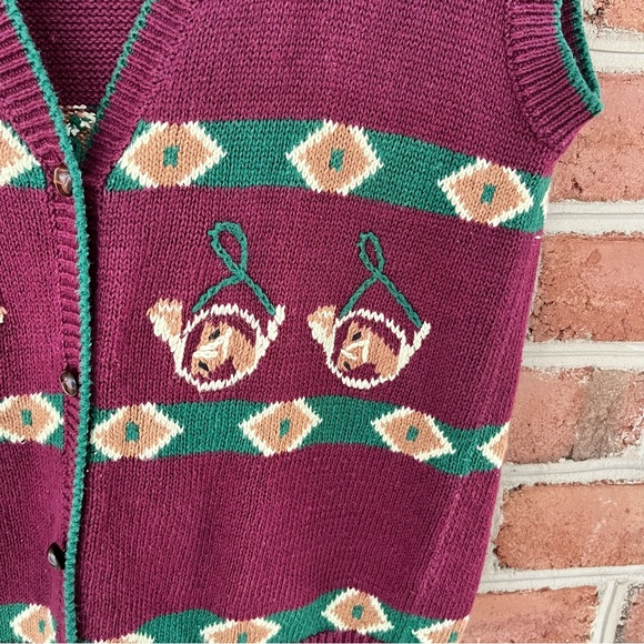 Vintage knit sweater with horse head and diamond design. Medium - Picture 3 of 7